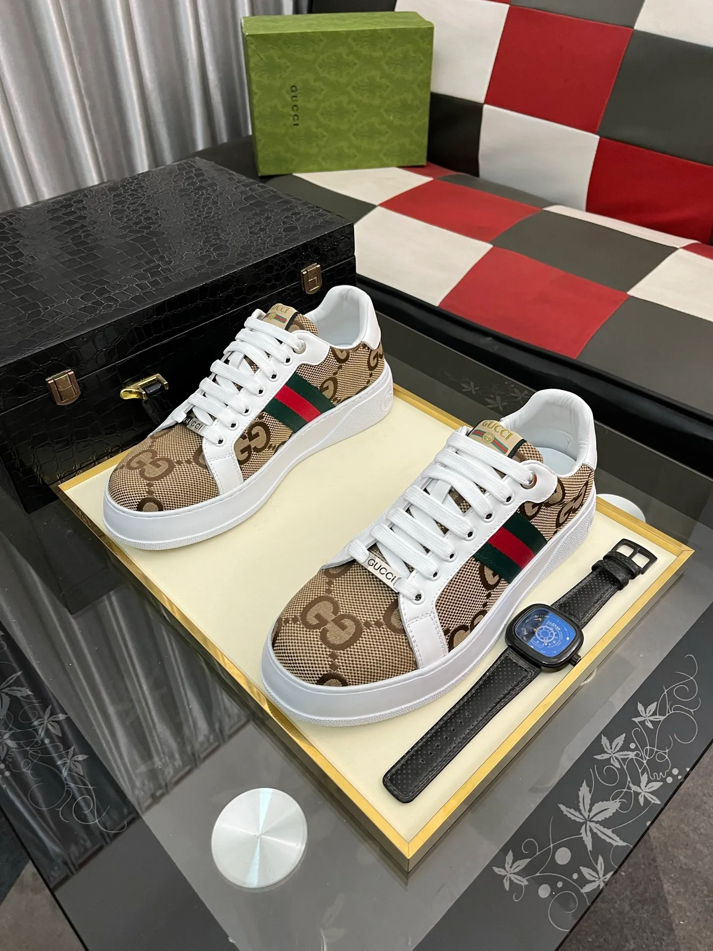 Men's Men's Shoes 💰420⌚️⌚️《Gucci*》The latest hot style casual shoes, top brand [seduce] luxury~purchase, top~quality. [Strong] The upper is made of imported breathable cowhide with material ➕ breathable sheepskin feet (•) and fine workmanship. The original stylish and stylish soft rubber wear-resistant outsole is light and comfortable on the foot. The real thing looks better when photographed in real life. 305: code: 38-44, 3️⃣ colors available